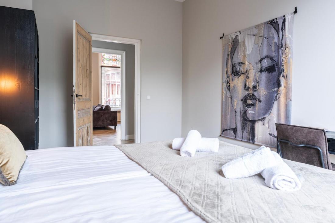 Xxl Loft With Bath Located Stadsvilla Tilburg Bagian luar foto